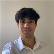 Prof à domicile ou en virtuel pour donner des cours de soutien à des élèves, qu'ils soient en primaire, au collège ou au lycée.